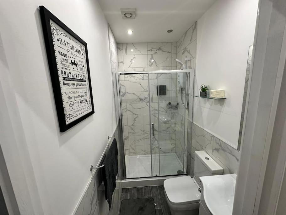 Luxurious 2 Bedroom Flat Beeston Hill Exterior foto